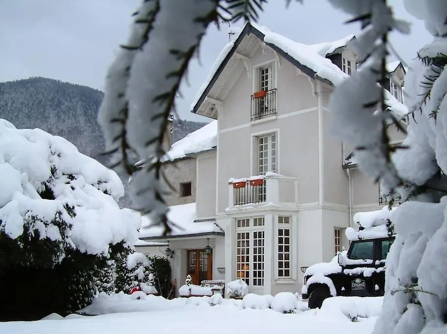 Villa Portillon - Charming Fountain Garden Villa Bagneres-de-Luchon 0*,  France